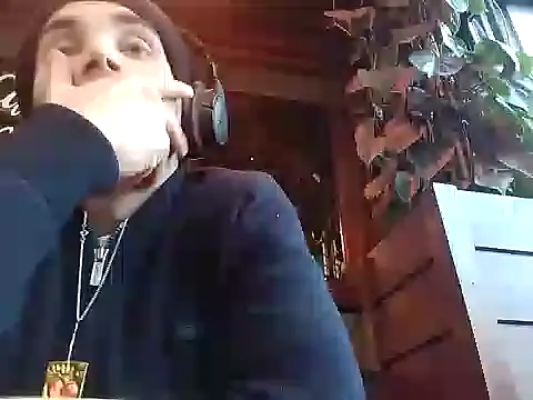 Snapshot of DrbigdickUK chatting on 02.05.25 DrbigdickUK online show from 02.05.25