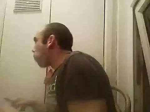 Snapshot of DrbigdickUK chatting on 02.20.25 DrbigdickUK online show from 02.20.25