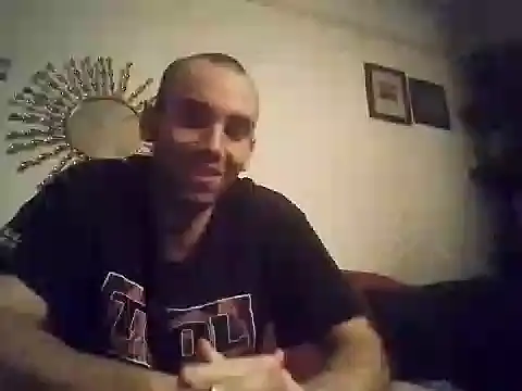 Snapshot of DrbigdickUK chatting on 10.14.25 DrbigdickUK online show from 10.14.25