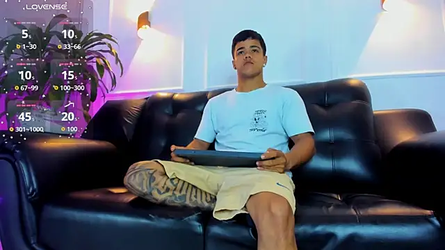 Rob saenz  online show from 11.04.25