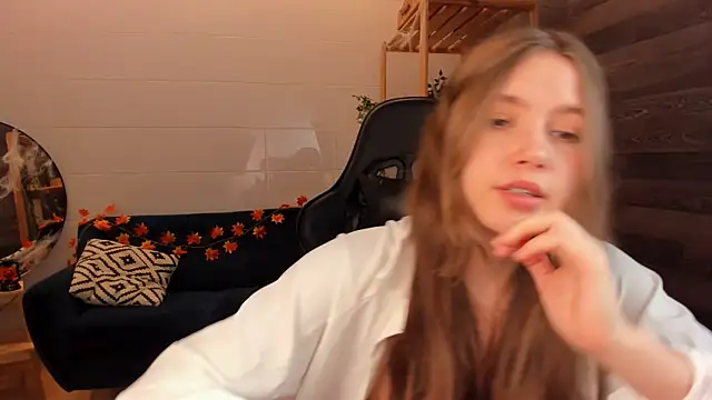 MaryannSoftt online show from 10.26.25