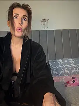 UKSYDNEYFOX online show from 03.05.25