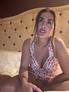 UKSYDNEYFOX online show from 03.17.25