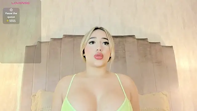 Snapshot of ashlyestone chatting on 02.28.25 ashlyestone online show from 02.28.25