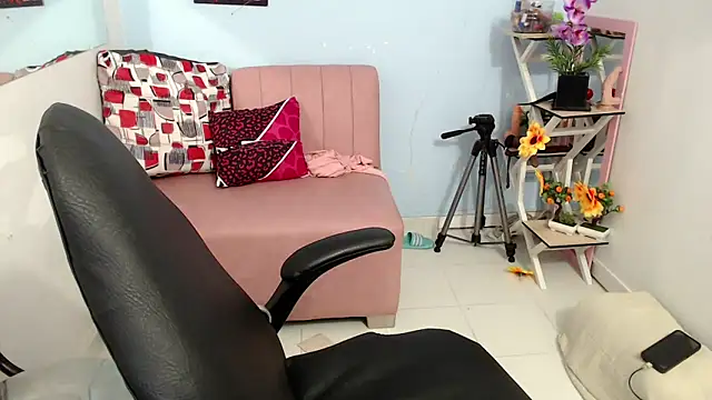 victoria jones online show from 11.07.25