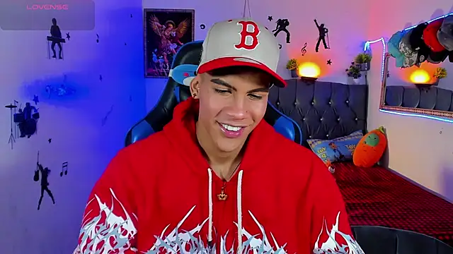 Snapshot of Damian_latinxxx chatting on 09.21.25 Damian latinxxx online show from 09.21.25