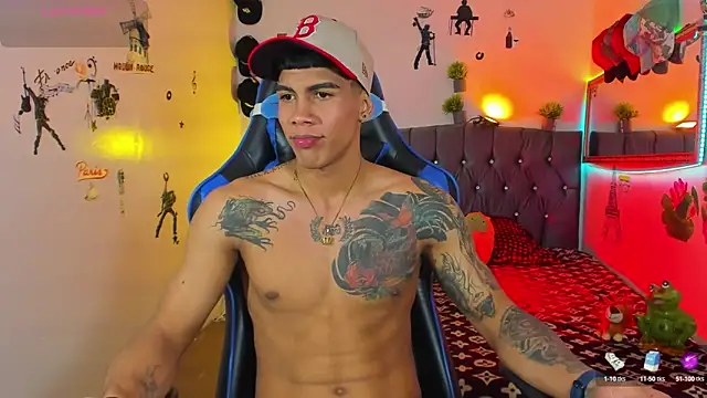 Snapshot of Damian_latinxxx chatting on 09.24.25 Damian latinxxx online show from 09.24.25