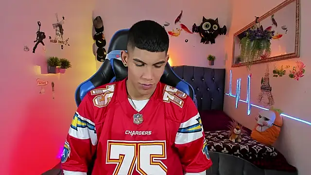 Snapshot of Damian_latinxxx chatting on 11.01.25 Damian latinxxx online show from 11.01.25