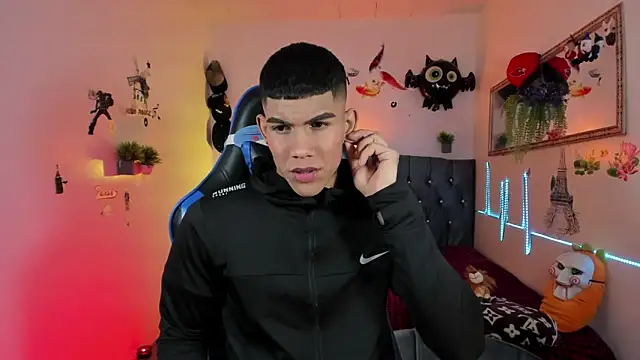 Snapshot of Damian_latinxxx chatting on 11.03.25 Damian latinxxx online show from 11.03.25