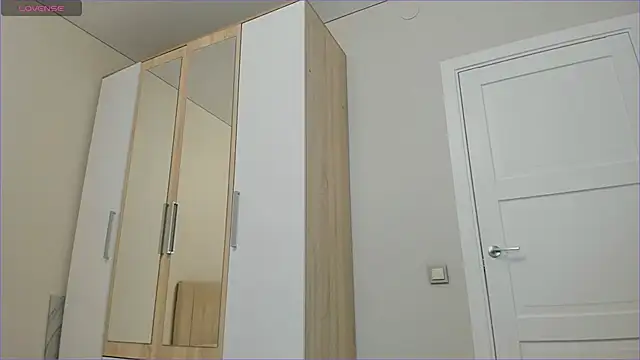 Snapshot of sweety_vikky chatting on 01.06.25 sweety vikky online show from 01.06.25