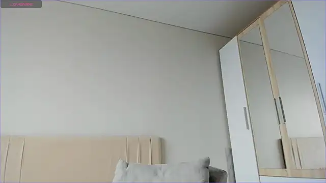 Snapshot of sweety_vikky chatting on 01.06.25 sweety vikky online show from 01.06.25