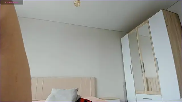 Snapshot of sweety_vikky chatting on 02.13.25 sweety vikky online show from 02.13.25