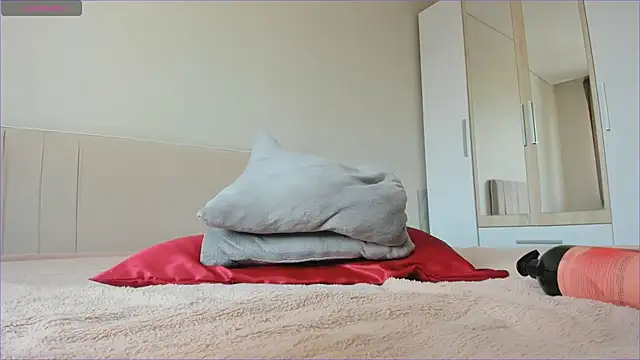 Snapshot of sweety_vikky chatting on 03.05.25 sweety vikky online show from 03.05.25