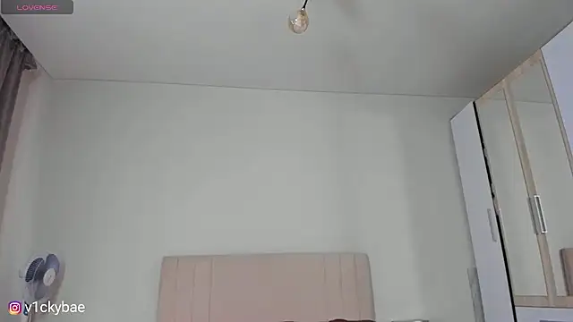 Snapshot of sweety_vikky chatting on 09.18.25 sweety vikky online show from 09.18.25