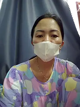 Baby-sexytits18 online show from 10.05.25