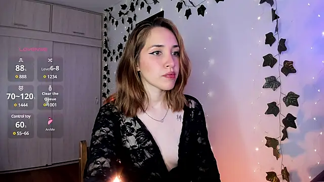 Sarah Castillo  online show from 02.13.25