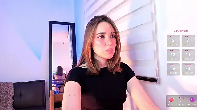 Sarah Castillo  online show from 09.10.25