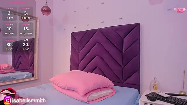 Isabellsmmith online show from 10.30.25