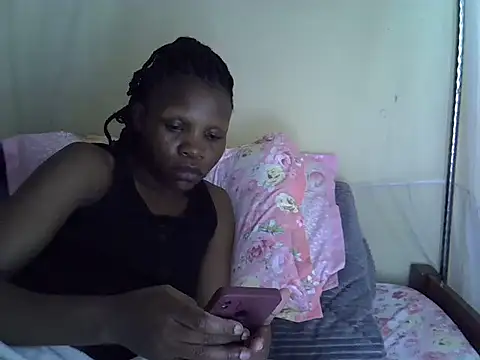 Snapshot of Sweet_serah chatting on 09.09.25 Sweet serah online show from 09.09.25
