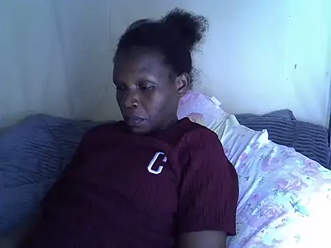 Snapshot of Sweet_serah chatting on 11.18.25 Sweet serah online show from 11.18.25