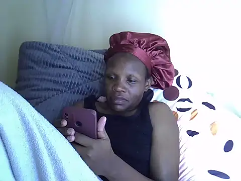 Snapshot of Sweet_serah chatting on 12.01.25 Sweet serah online show from 12.01.25