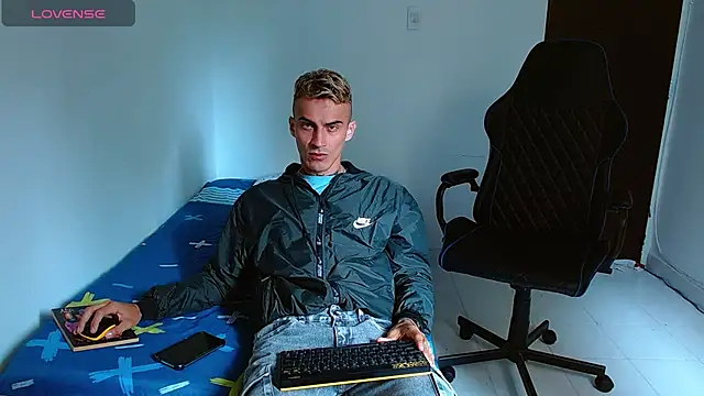 bray hotboy777 online show from 10.11.25