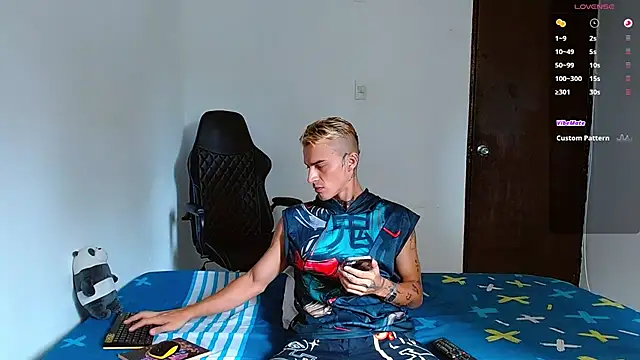 bray hotboy777 online show from 12.05.25