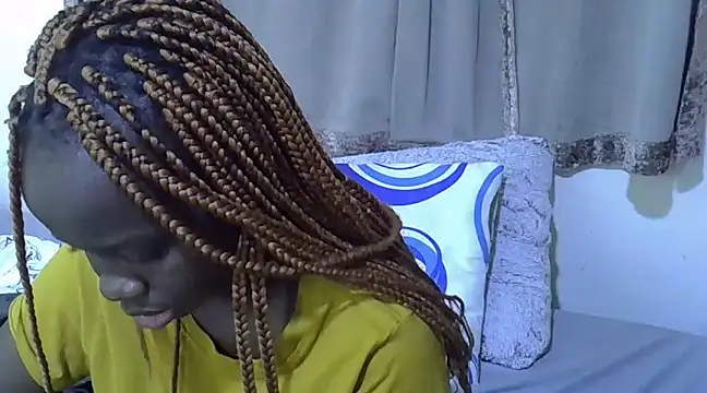 Snapshot of Thicky_kyla chatting on 02.15.25 Thicky kyla online show from 02.15.25
