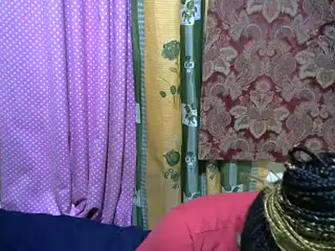 Snapshot of Thicky_kyla chatting on 03.18.25 Thicky kyla online show from 03.18.25