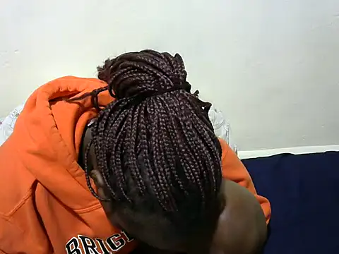 Snapshot of Thicky_kyla chatting on 09.14.25 Thicky kyla online show from 09.14.25