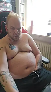 Snapshot of PupW0lfy chatting on 04.22.26 PupW0lfy online show from 04.22.26