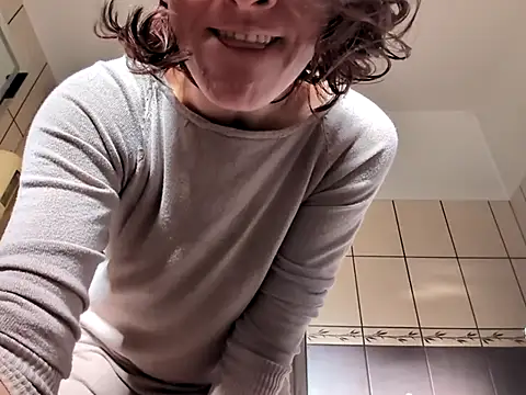 Milky hairy mommy online show from 09.29.25