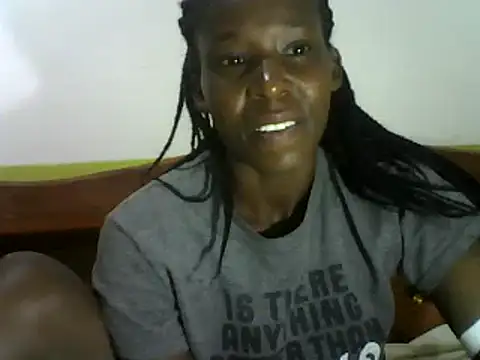 Snapshot of Claris2 chatting on 02.27.25 Claris2 online show from 02.27.25