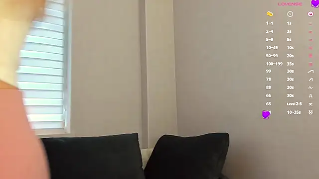 Snapshot of milamurrr chatting on 12.03.25 milamurrr online show from 12.03.25