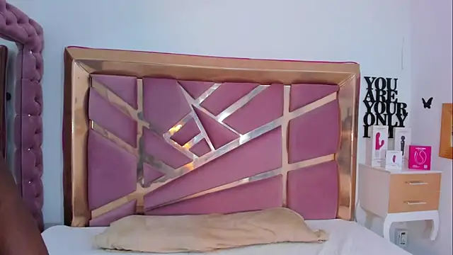 Britanymooree online show from 04.10.26