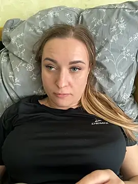 Snapshot of OlgaBuzzz chatting on 02.19.25 OlgaBuzzz online show from 02.19.25