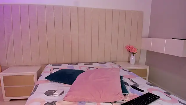 Littleolivia  online show from 03.13.26