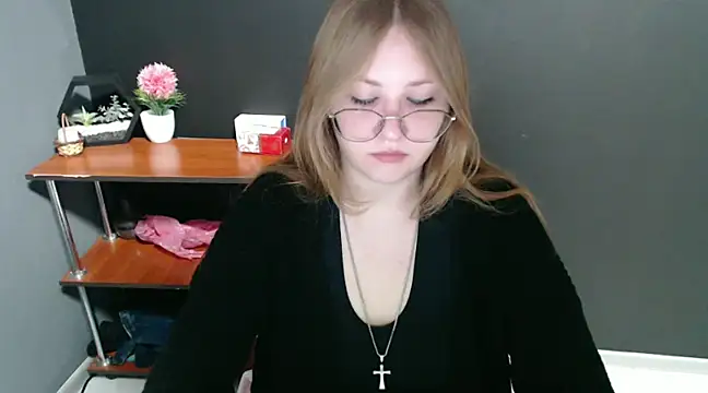 lady minx online show from 12.16.24