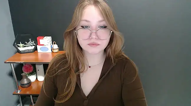 lady minx online show from 12.26.24