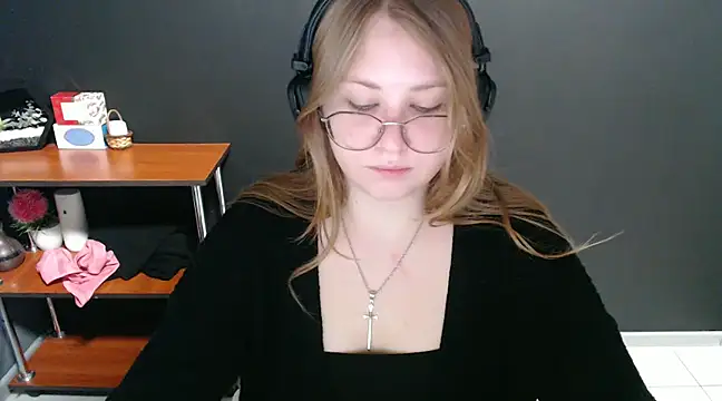 lady minx online show from 01.07.25