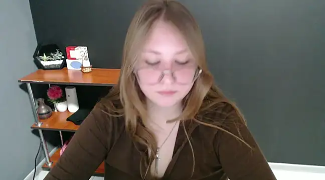 lady minx online show from 01.10.25