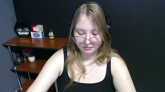 lady minx online show from 01.24.25