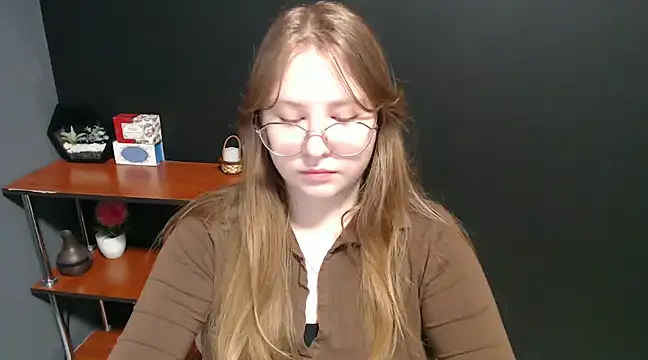 lady minx online show from 01.28.25