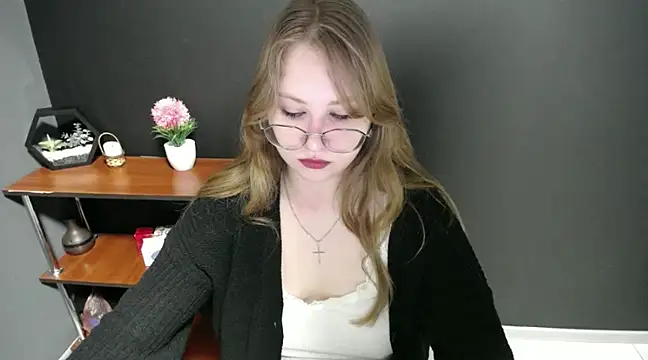 lady minx online show from 02.14.25