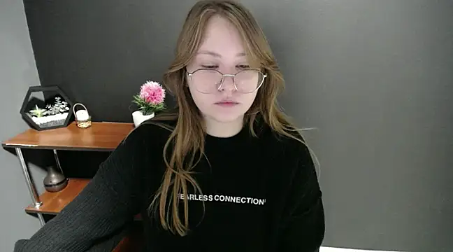 lady minx online show from 02.20.25
