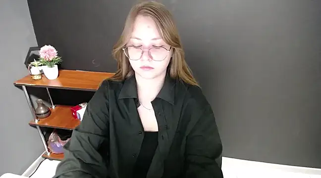 lady minx online show from 02.26.25