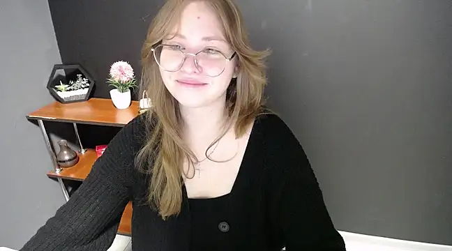 lady minx online show from 02.28.25