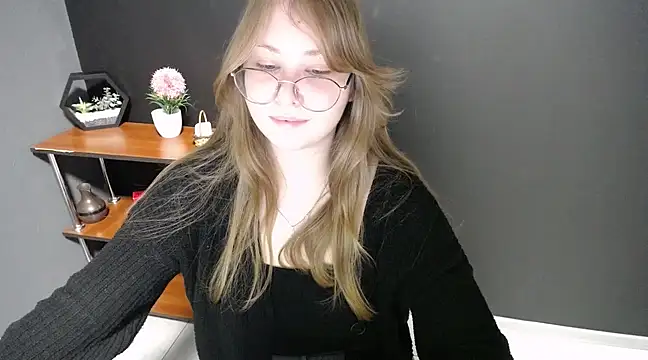 lady minx online show from 02.28.25