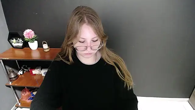 lady minx online show from 03.21.25