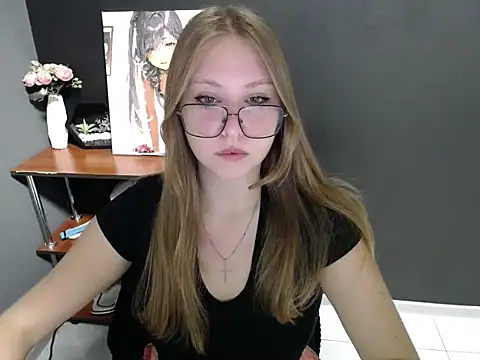 Snapshot of lady_minx chatting on 09.21.25 lady minx online show from 09.21.25